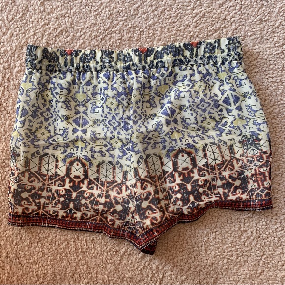 Joie Drawstring Patterned Shorts - Picture 7 of 10